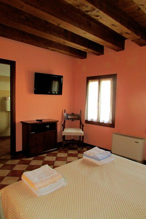 Locanda Mulino Al Pizzon Fratta Polesine Room photo